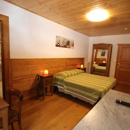 Col Du Mont מלון