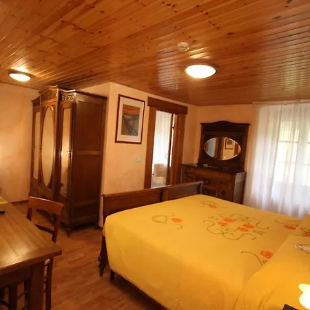 Hotel Col Du Mont