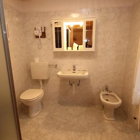 Col Du Mont Hotel Arvier