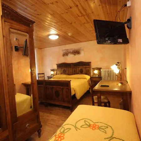 Hotel Col Du Mont